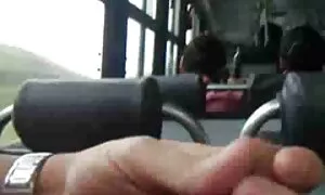 يمر أحد المارة عبر محرك مشاهده افلام سكس اجنبي الأقراص.