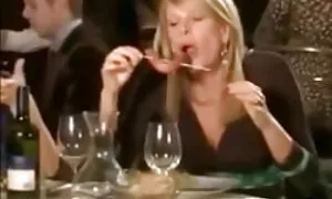 انظر على ميد مقاطع فيديو سكس اجنبية حامية جدا في على السيارة مع a شقراء