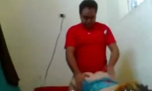 ثلاثة رجال هددوا بالاغتصاب بسلاح. سكس اجنبي رومانسية