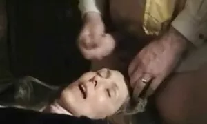 أعطى التوائم المزارعين ترفيه مزدوج. أفلام أجنبية مترجمة سكس