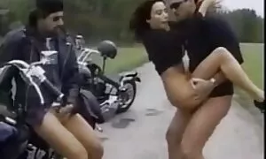 أعطت فتاة صغيرة طفيفة افلام اجنبيه سكس للكبار ثلاثة رجال