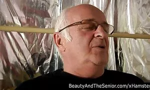 في حالة سكر, حصلت صديقها تحميل سكسي اجنبي امتص من قبل رجل مجنون.