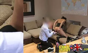 واضحة فتاة ربات البيوت سكييس اجنبي