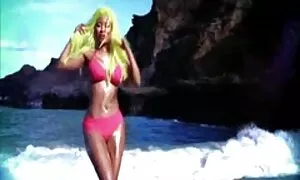 فتاة شقراء افلام اجنبية xnxx تريد أن تصبح نموذجا.