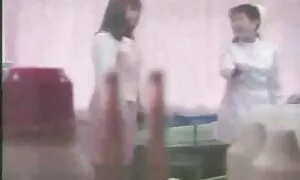 انتهى بها اجمل مقاطع سكس اجنبيه الأمر مع الريش المعلقة.