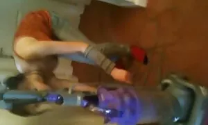 خارج طفلة تأخذ في كزوجة, النوم مقاطع سكس اجنبيه بجانبها,