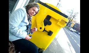 انظر افلام سكس محارم اجنبية مع امرأة في ملابس تنكرية